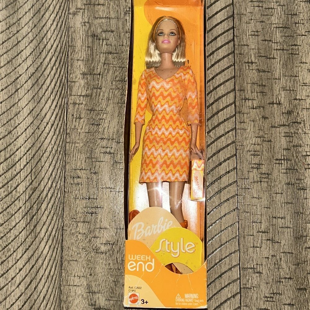NWTTurn of Millennium 2002 Barbie Weekend Style 80s Dayglo Chevron Look 👀w/🛍️